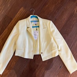 Zara Crop Blazer. New with tags